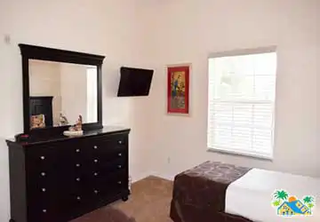 Twin bedroom (2)