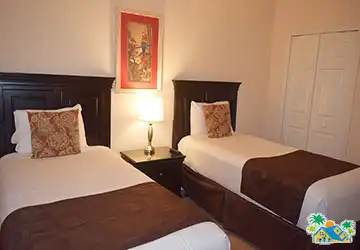 Twin bedroom (3)