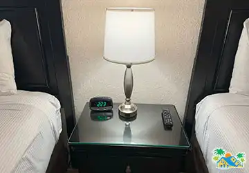 Twin bedroom (4)