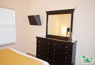 Queen guestroom (3)