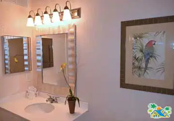 Guest bathroom (2)